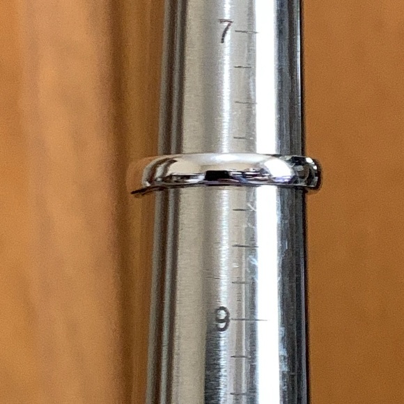 Silver tone ring size 8 - Picture 6 of 7